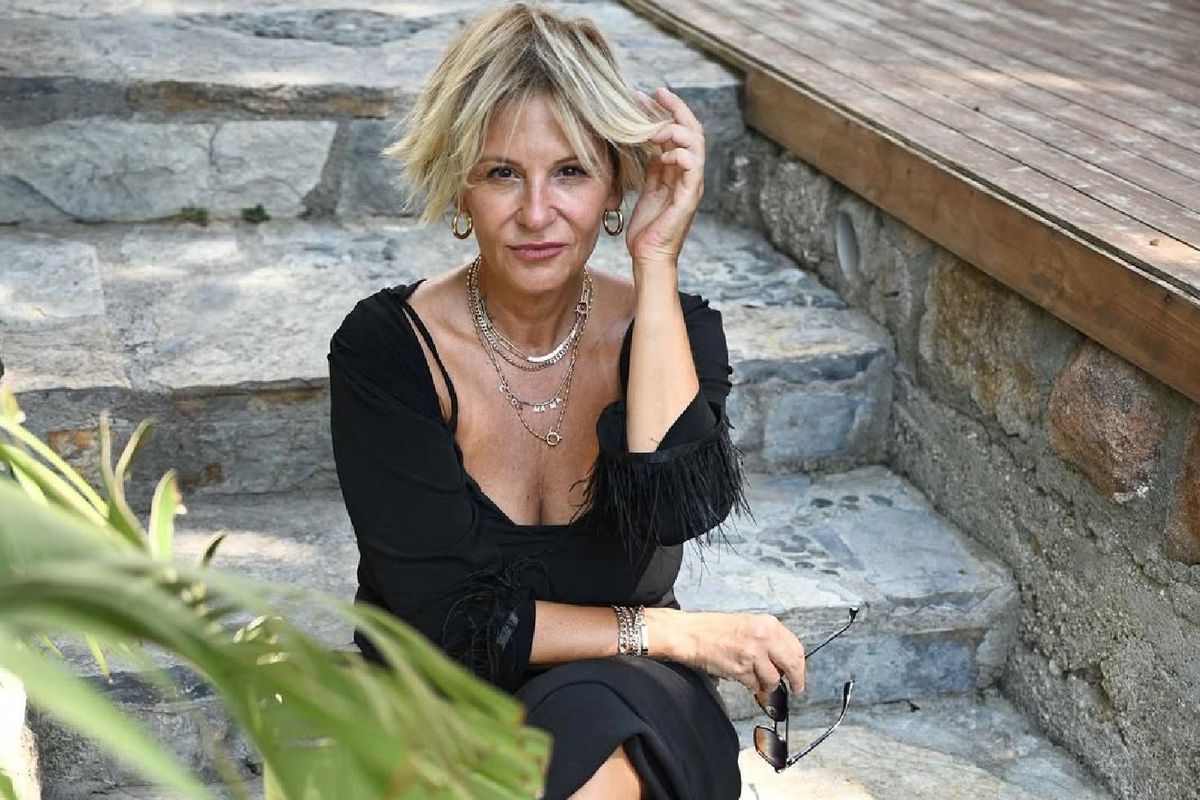 Ayşe Arman boğaz manzaralı evinin kapılarını açtı!