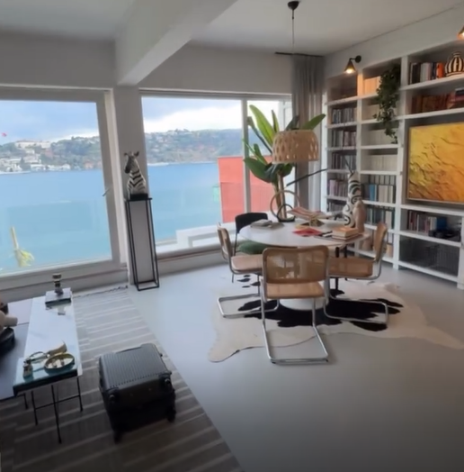 ayse arman bogaz manzarali evinin kapilarini acti 19354286 2894 m