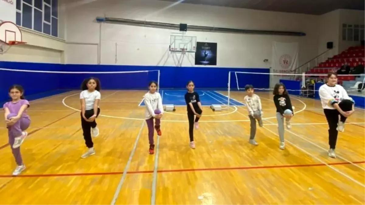 Bilecik'te badminton antrenmanları yoğun tempoda devam ediyor
