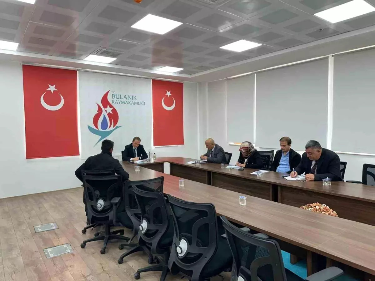 Bulanık'ta 'Halk Günü' toplantısı yapıldı