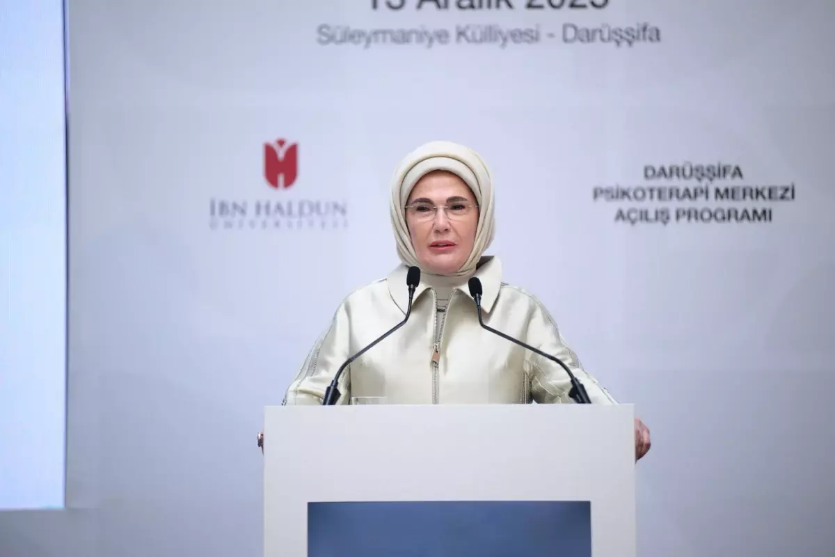 Emine Erdoğan, İHÜ İPAM Darüşşifa Psikoterapi Merkezi'nin açılışına katıldı