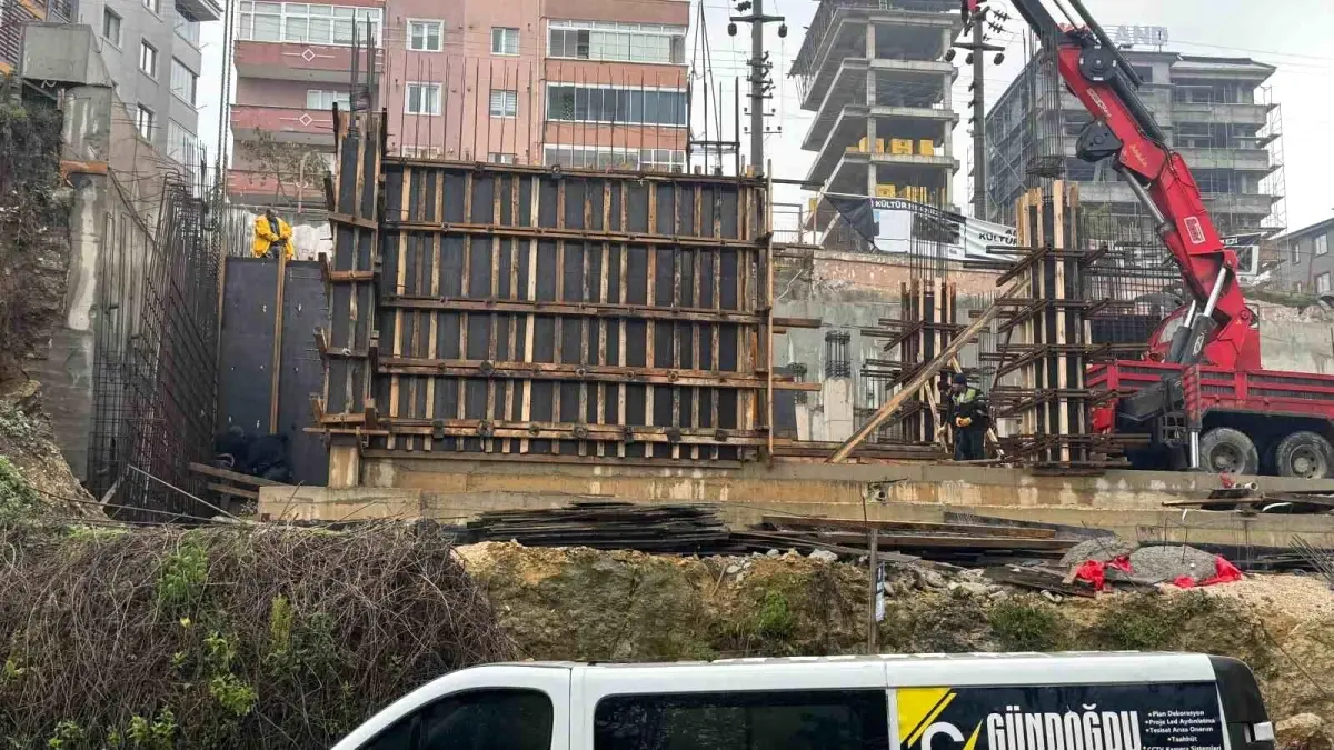 Güvenlik önlemi almadan çalışan işçiler korkuttu