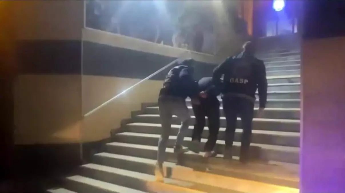 İstanbul Emniyet'inden operasyon: 10 gözaltı