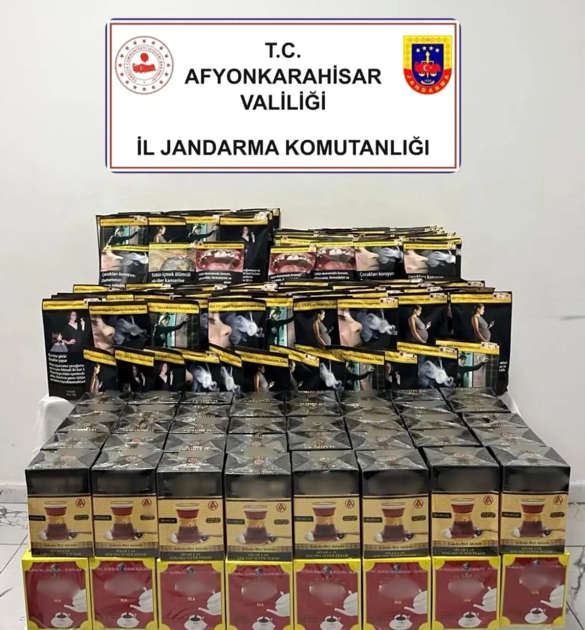 Jandarma kaçak çay ve tütün ele geçirdi