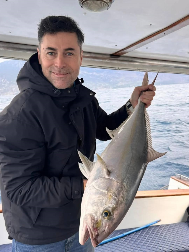 كيوانش تاتليتوغ وكيوانش كاسابالي في غوكوفا: السمكة الكبيرة التي اصطادوها أدهشت الجميع