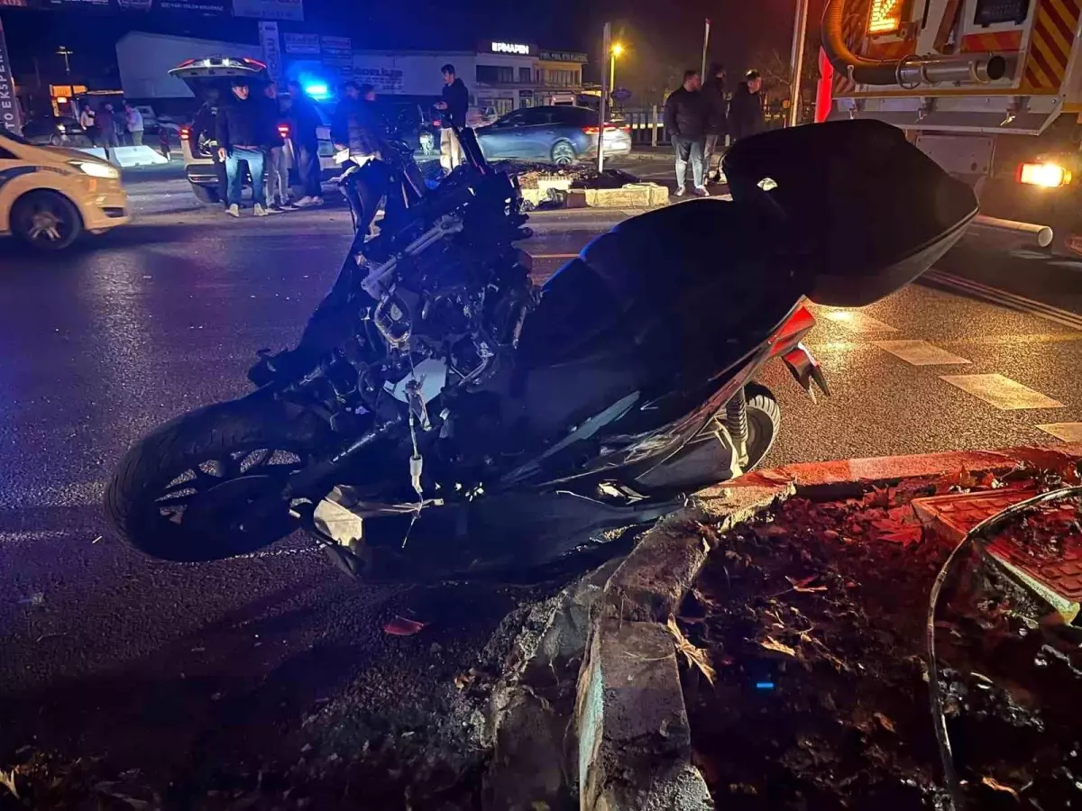 Menteşe'de motosiklet tıra çarptı: 1 ölü