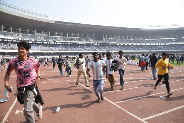 Инцидент на мероприятии, в котором участвовал Месси в Индии! Тысячи человек выбежали на поле, организатор арестован