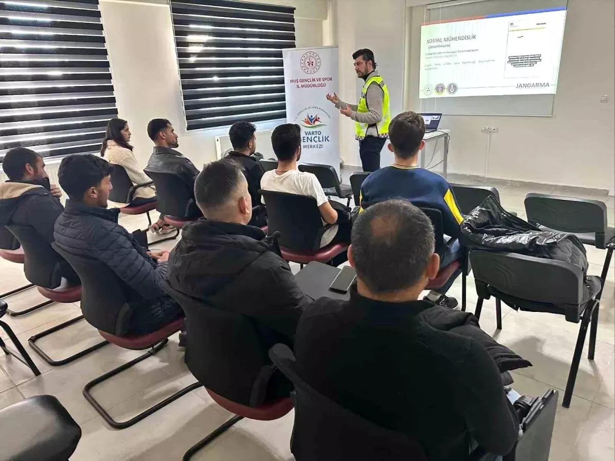 Muş'ta siber dolandırıcılığa karşı bilinçlendirme faaliyeti