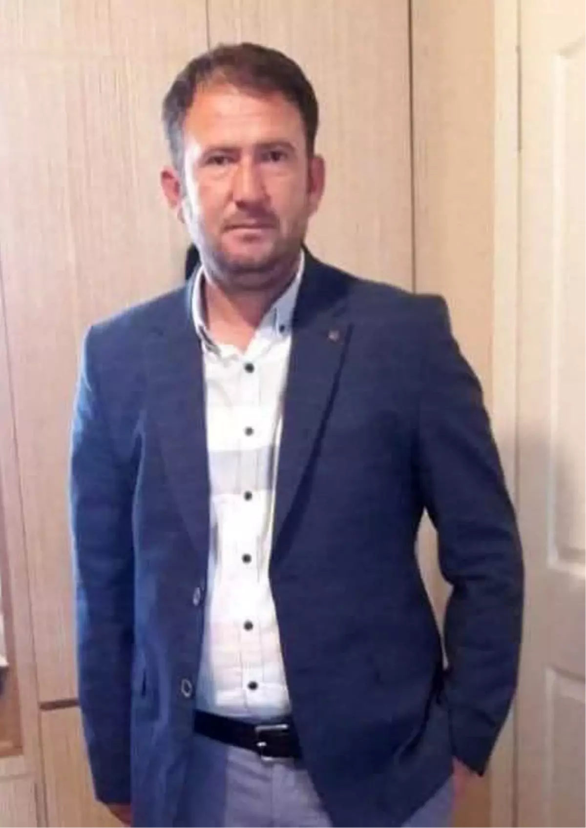 Otomobiliyle yön levhası direğine çapan muhtar öldü