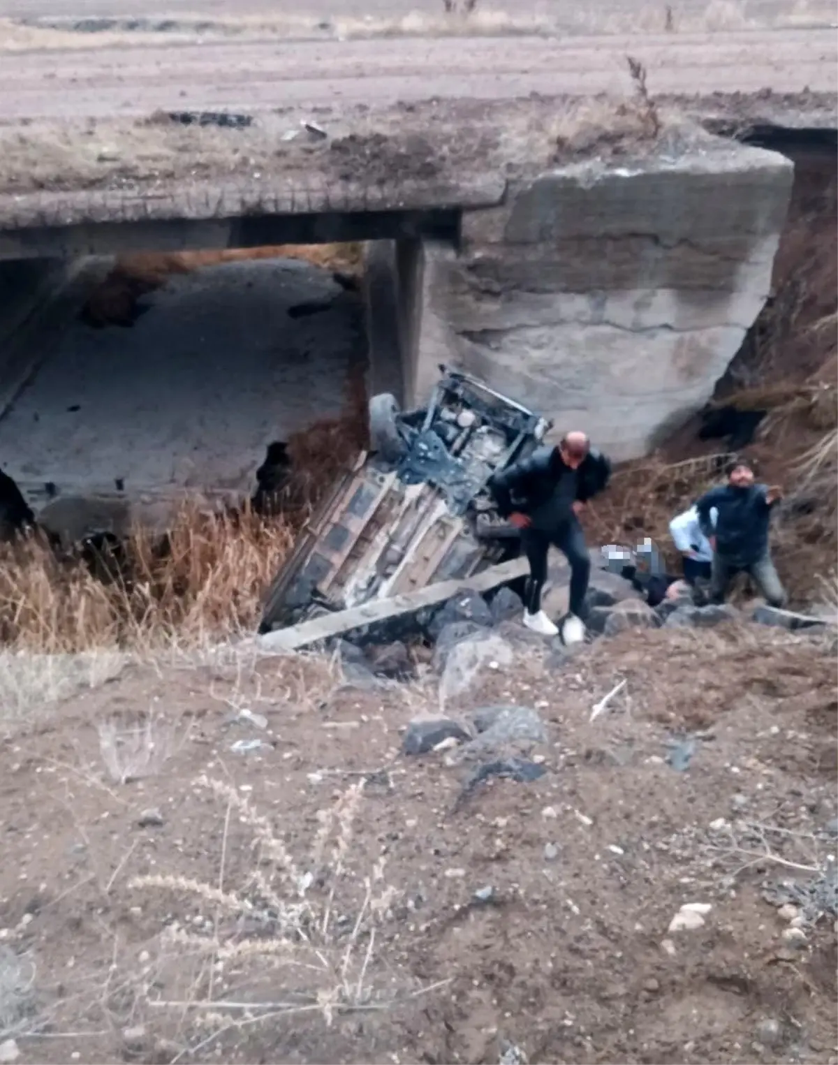 Sivas'ta trafik kazası: 1 ölü, 2 yaralı