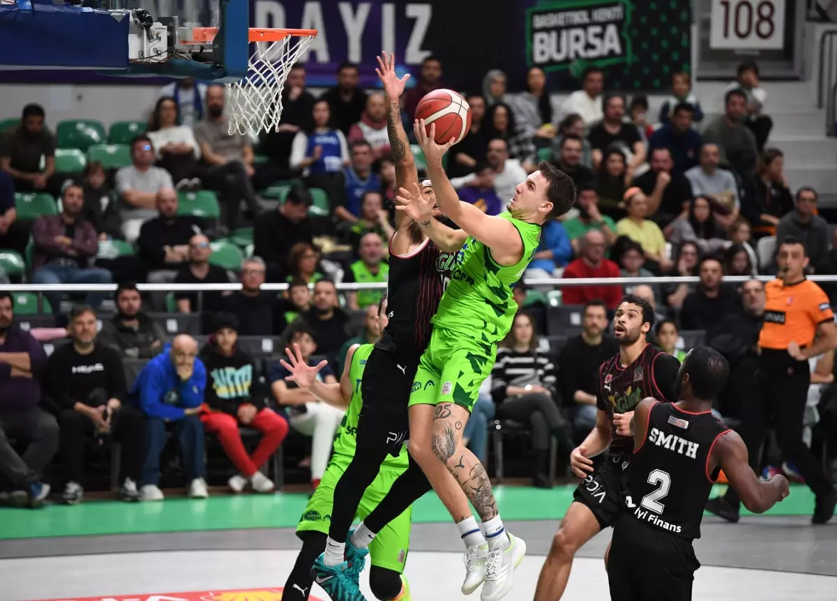 TOFAŞ, Manisa Basket'i mağlup etti