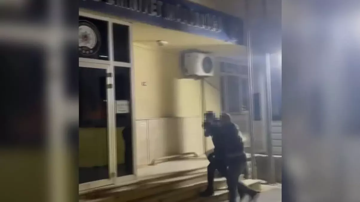 Ümraniye'de Atatürk'ün portresine tüküren kurye gözaltına alındı