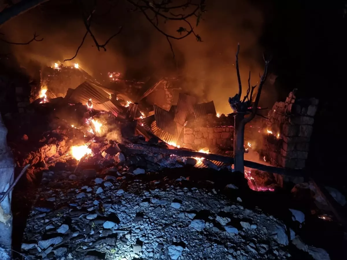 Alzheimer hastası kadının evinde çıkan yangın söndürüldü
