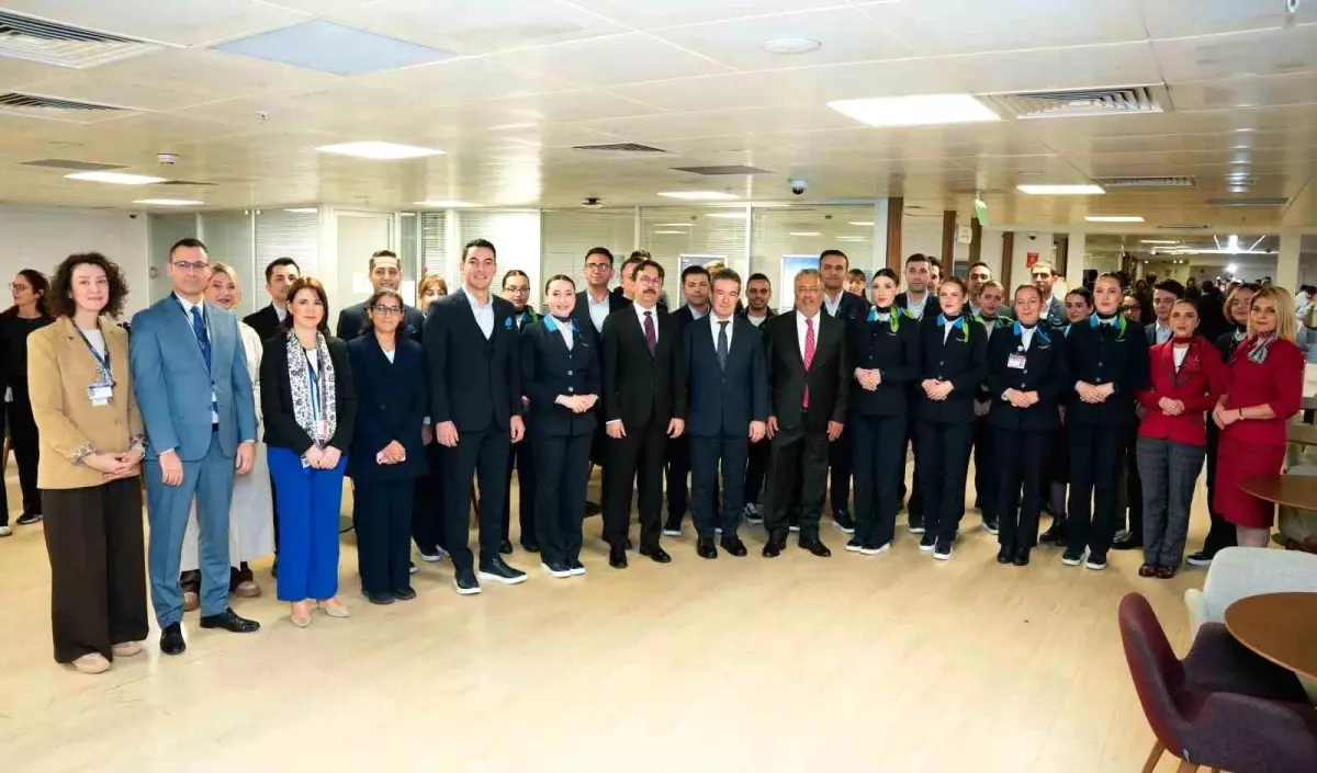 AJet Yönetim Kurulu Başkanı Bolat: 'AJet ve Türk Hava Yolları sadece birer havayolu şirketi değil, aynı zamanda Türkiye'nin dünyaya açılan yüzü^'