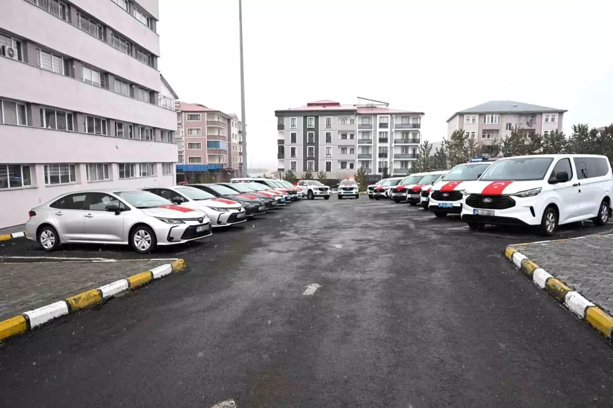 Ardahan'da emniyete tahsis edilen 20 yeni araç törenle hizmete alındı