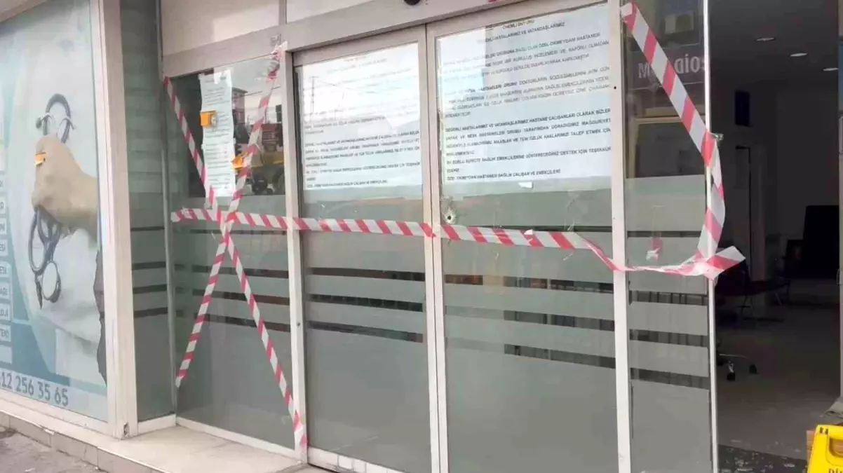 Beyoğlu'nda özel hastaneye ateş açıldı