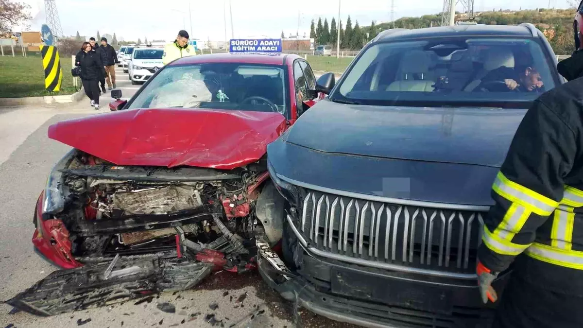 Bilecik'te aday sürücü direksiyon sınavında kaza yaptı: 4 yaralı