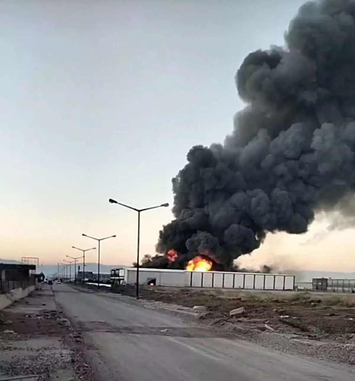 Denizli'de filtre sistemi üretilen fabrikada yangın