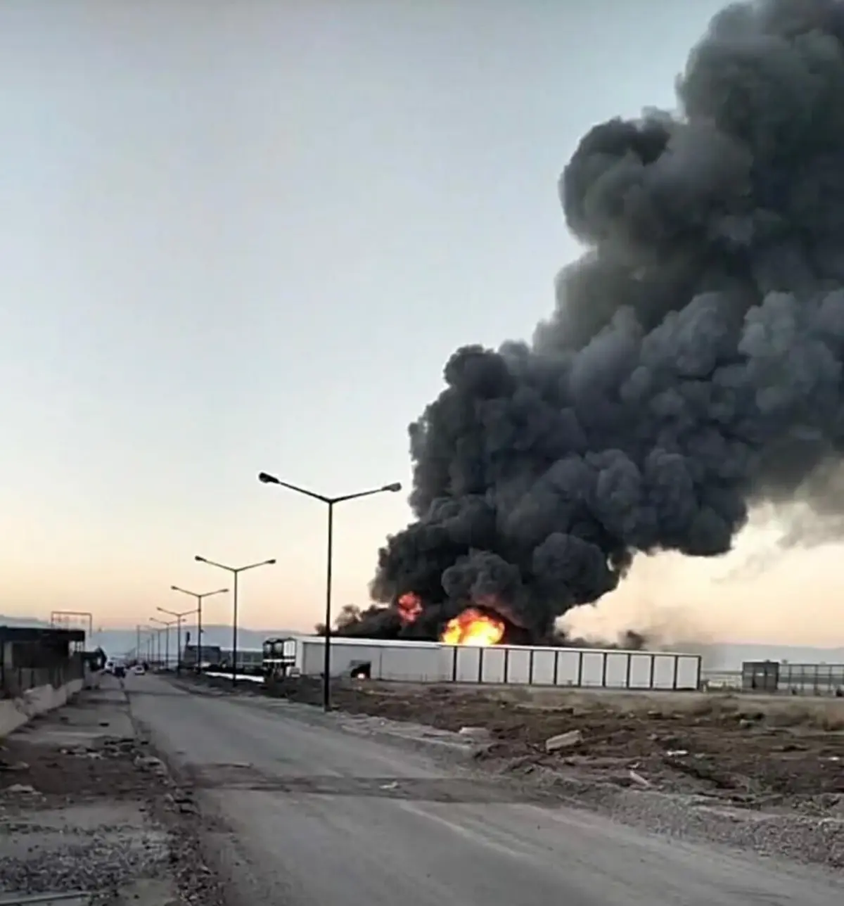 Denizli'de filtre sistemi üretilen fabrikada yangın