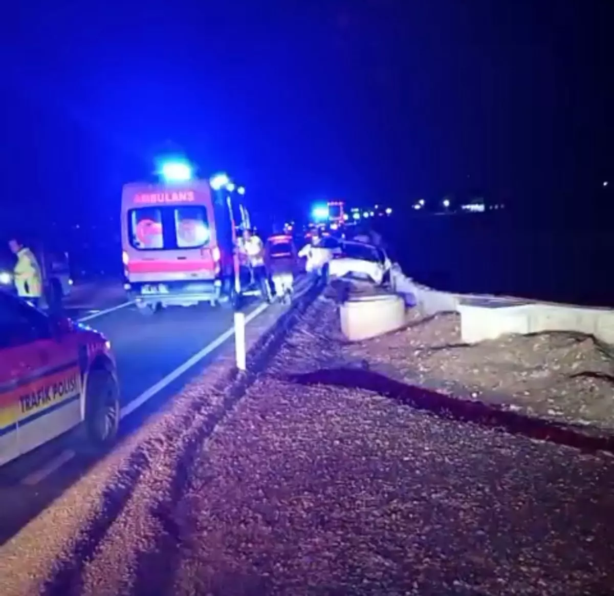 Diyarbakır'da 2 otomobil kafa kafaya çarpıştı: 4 yaralı