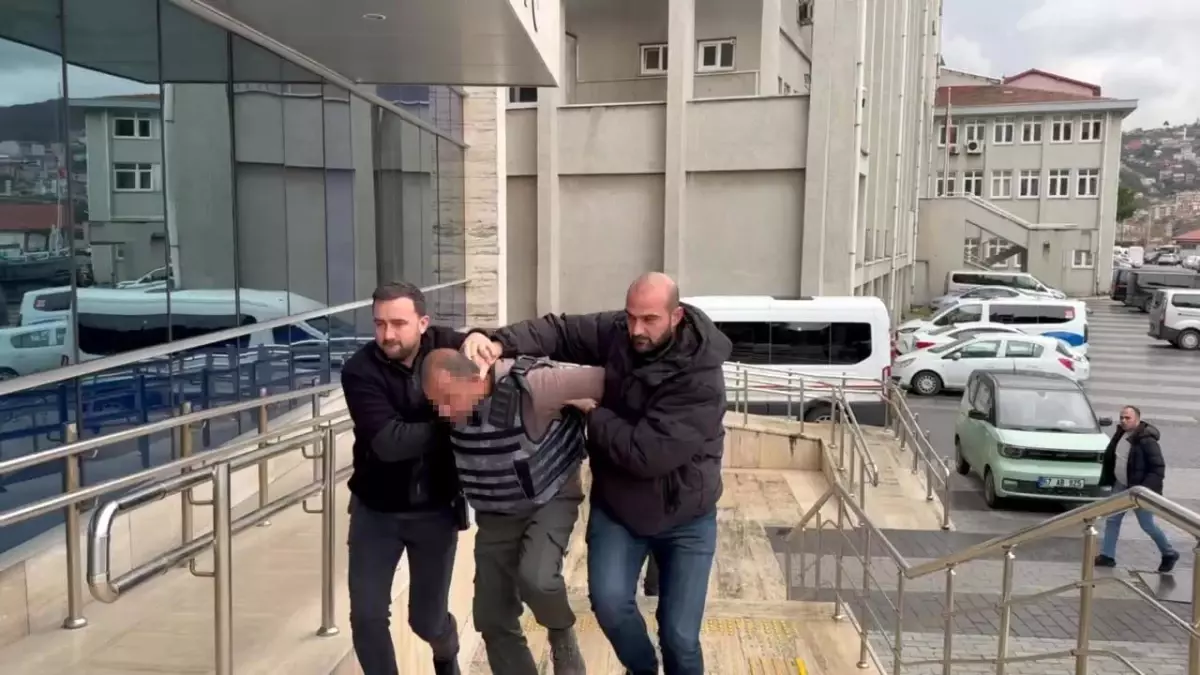 'Eşime neden baktın' diyen genci öldüren zanlı tutuklandı