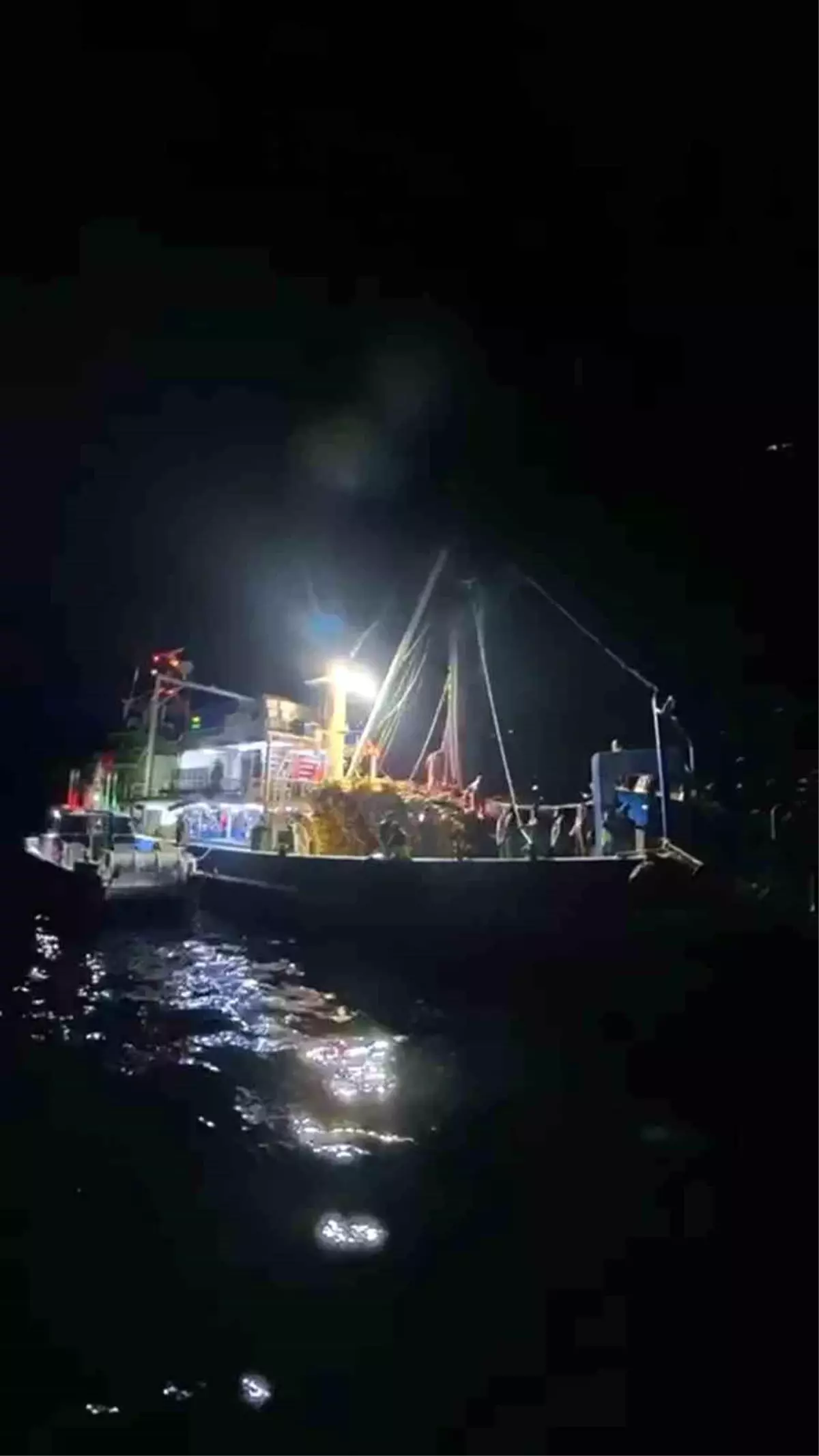 Gece yarısı teknelere baskın