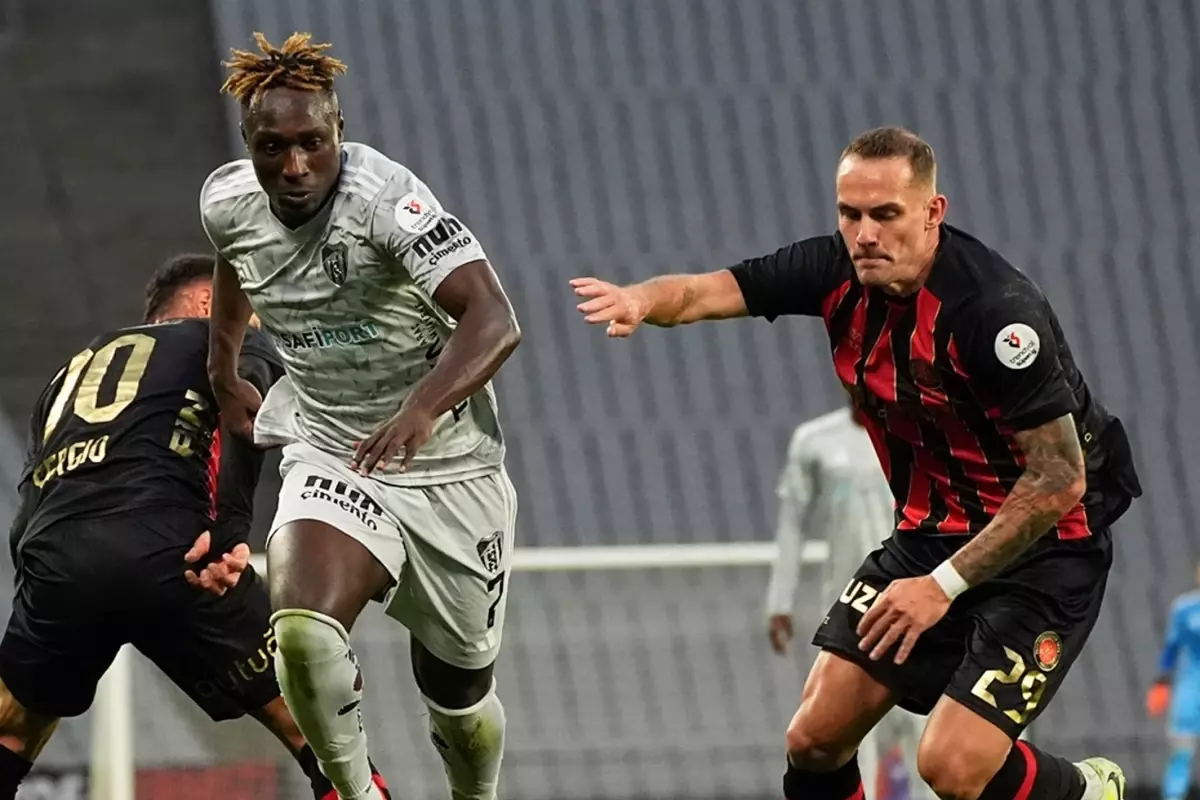 Kocaelispor, Fatih Karagümrük'ü 90+2'de üzdü! İki takımda puanları paylaştı