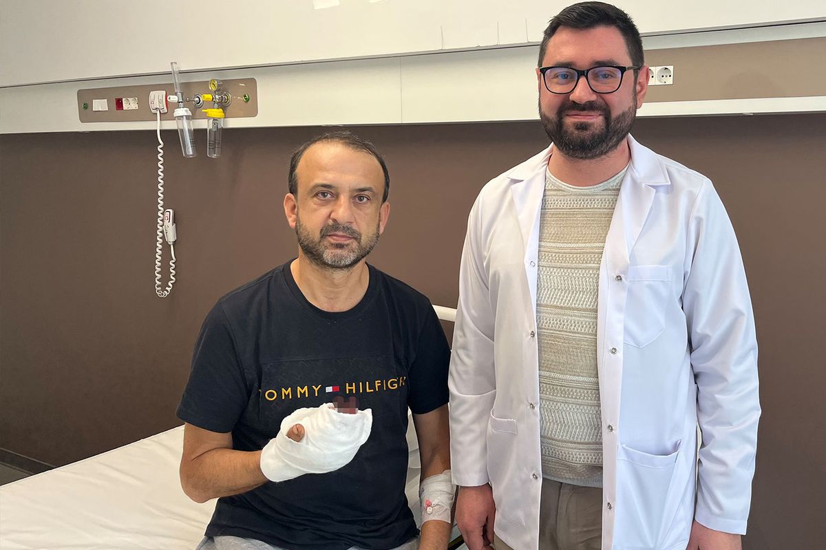 Kopan parmağını buz poşetine koyup yurt dışından Türkiye'ye geldi
