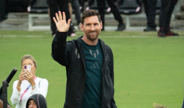 Messi ile paslaşan Hintli kim, futbolcu mu?