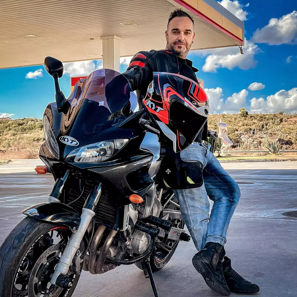 Virajda şarampole uçan motosikletin sürücüsü öldü