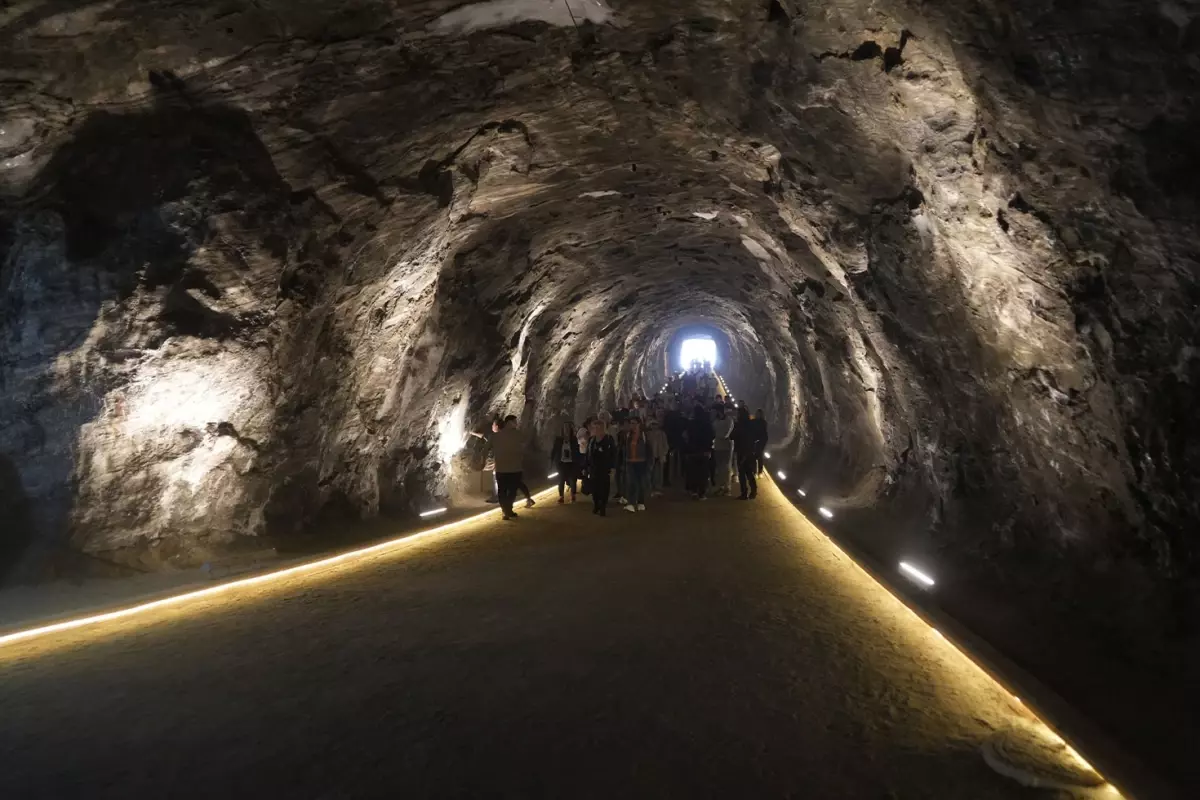 Yerin 150 metre altında! Şifa arayanlar Türkiye'nin dört bir yanından akın ediyor