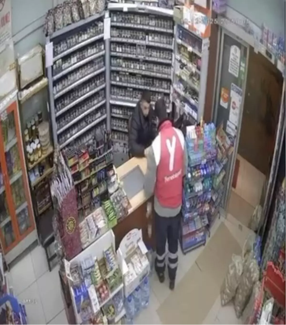 Market Sahibi, Düşen Parayı Teslim Alan Kuryeyi Sosyal Medya Aracılığıyla Buldu