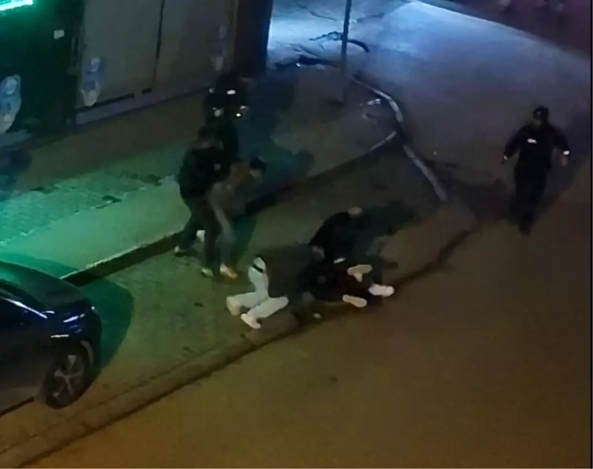 Bolu'da iki grup arasındaki kavga kamerada; bekçilerden biber gazlı müdahale