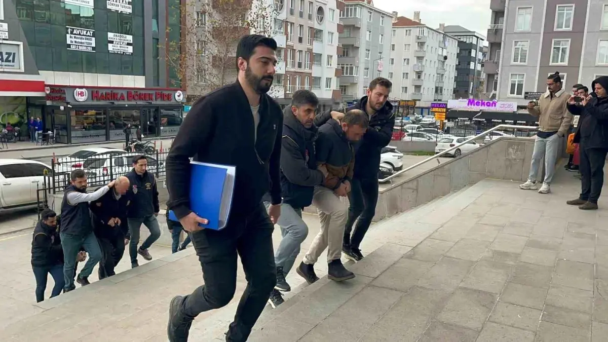Çerkezköy'de tefecilik operasyonu: 3 kişi gözaltında
