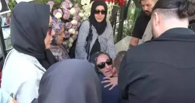 Güllü'nün eski eşi Gürol Gülter kimdir? Tuğyan'ın babası Gürol Gülter kaç yaşında, nereli, ne iş yapıyor? Güllü'nün eski eşi Gürol Gülter kimdir? Tuğyan'ın babası Gürol Gülter kaç yaşında, nereli, ne iş yapıyor?