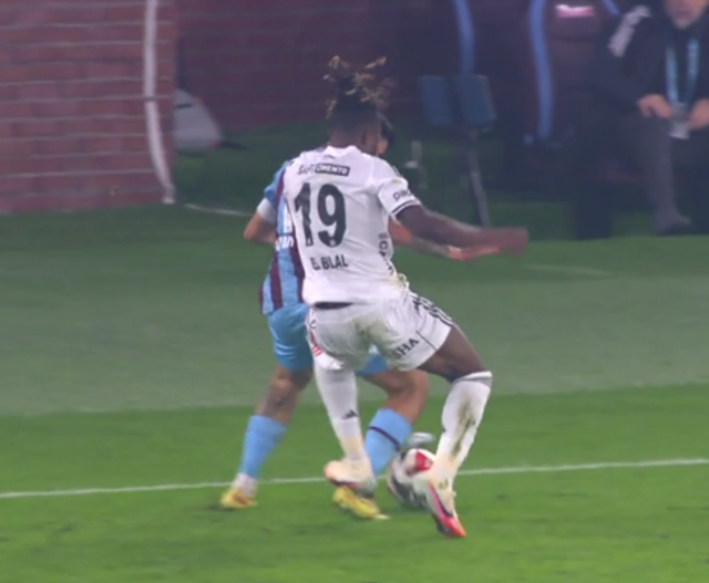 kirmiz kart dogru mu unlu yorumcular ulkeyi 19357953 6068 m