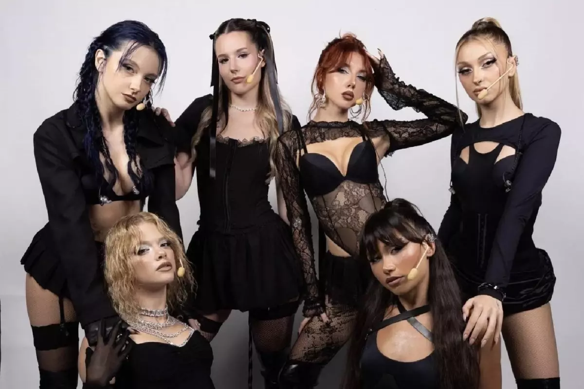 Manifest'e 'müstehcenlik'ten hapis cezası