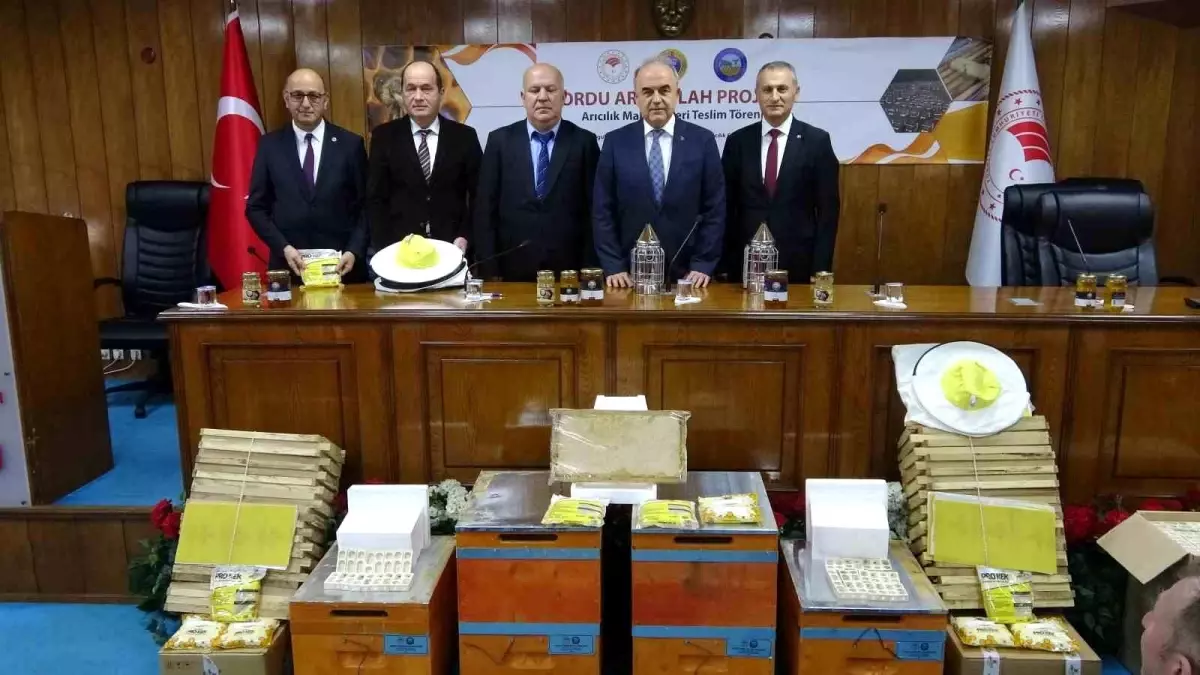 Ordu'da arıcılara malzeme desteği