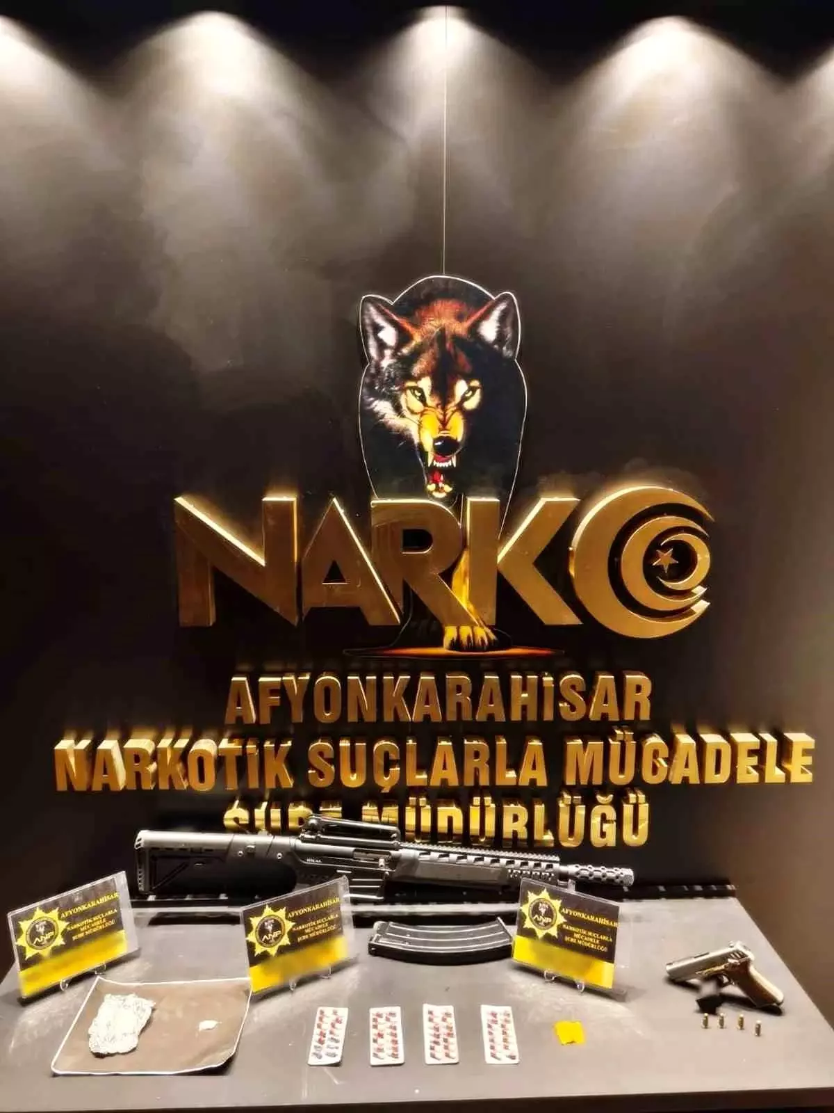 Polisten 4 farklı adrese uyuşturucu baskını