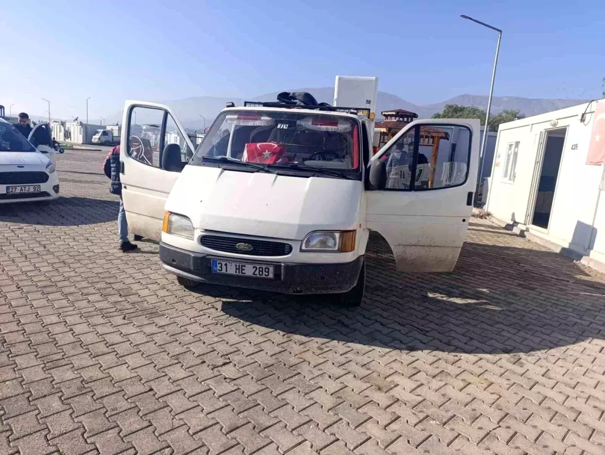 Sahte plaka takan ehliyetsiz sürücüye 92 bin TL ceza