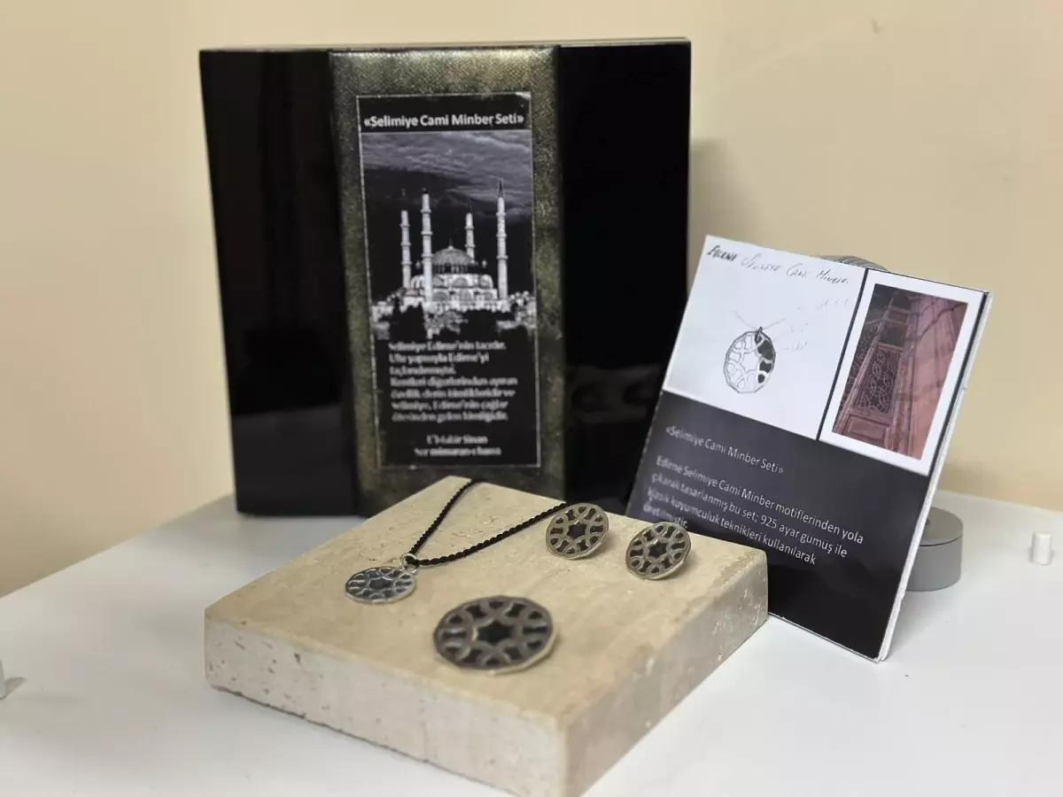 Selimiye Camisi minberindeki motifleri, gümüş takı setine işledi