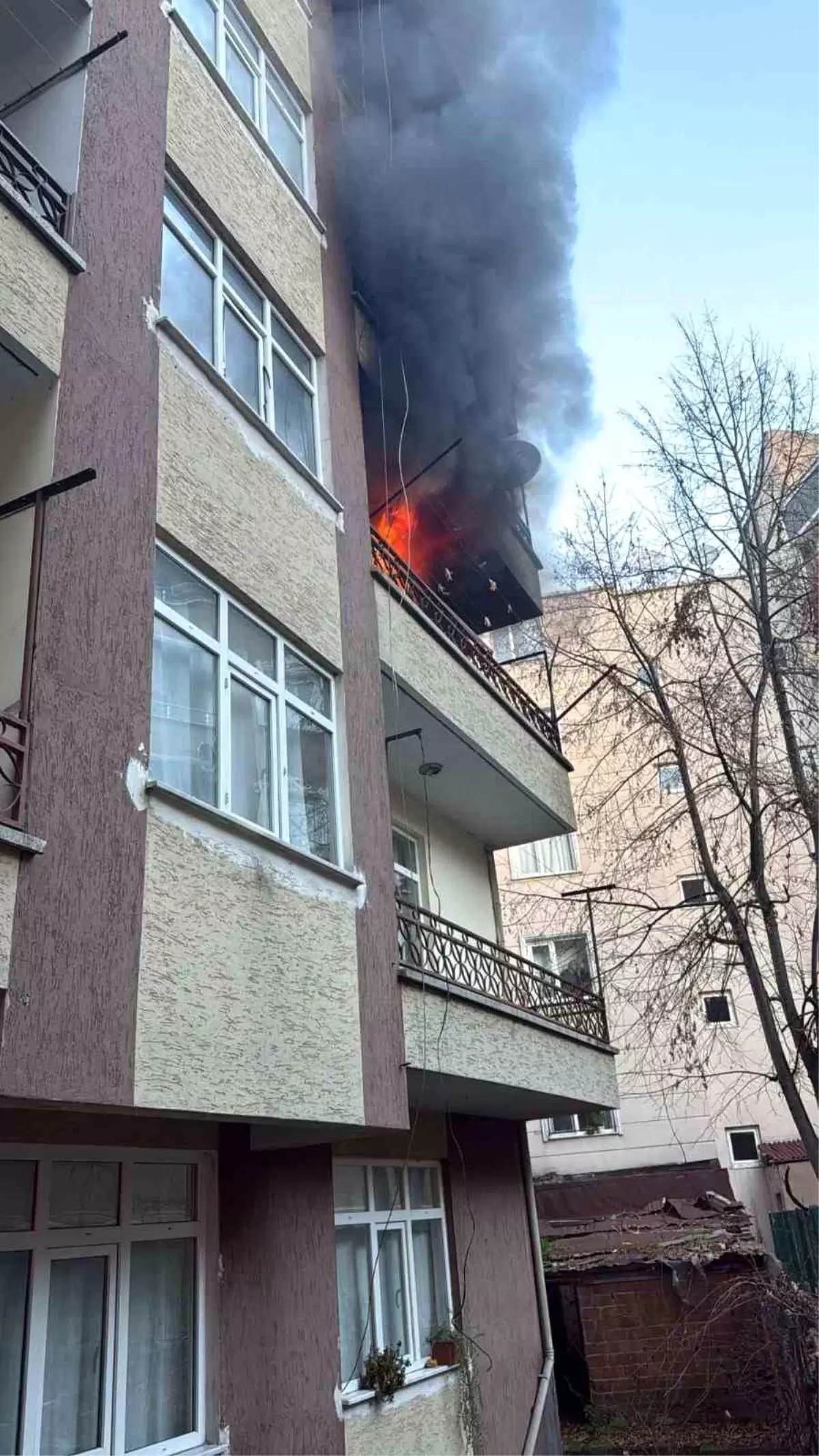 Sinop'ta yangın paniği: Apartman sakinleri tahliye edildi