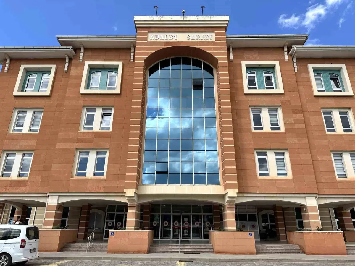 Uyuşturucunun etkisiyle sokakta baygın halde bulunan şahsın yargılamasına devam edildi