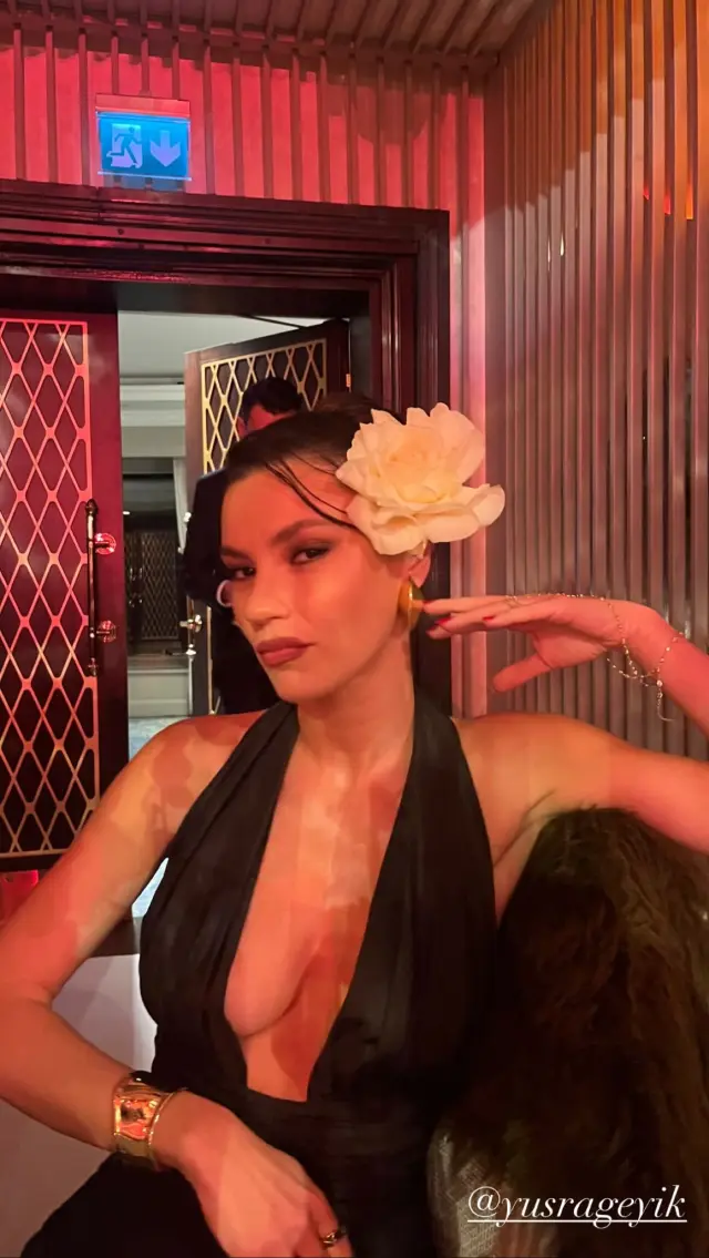 yusra geyik dugunde dokturdu elbisesinin gogus 19359349 9817 m