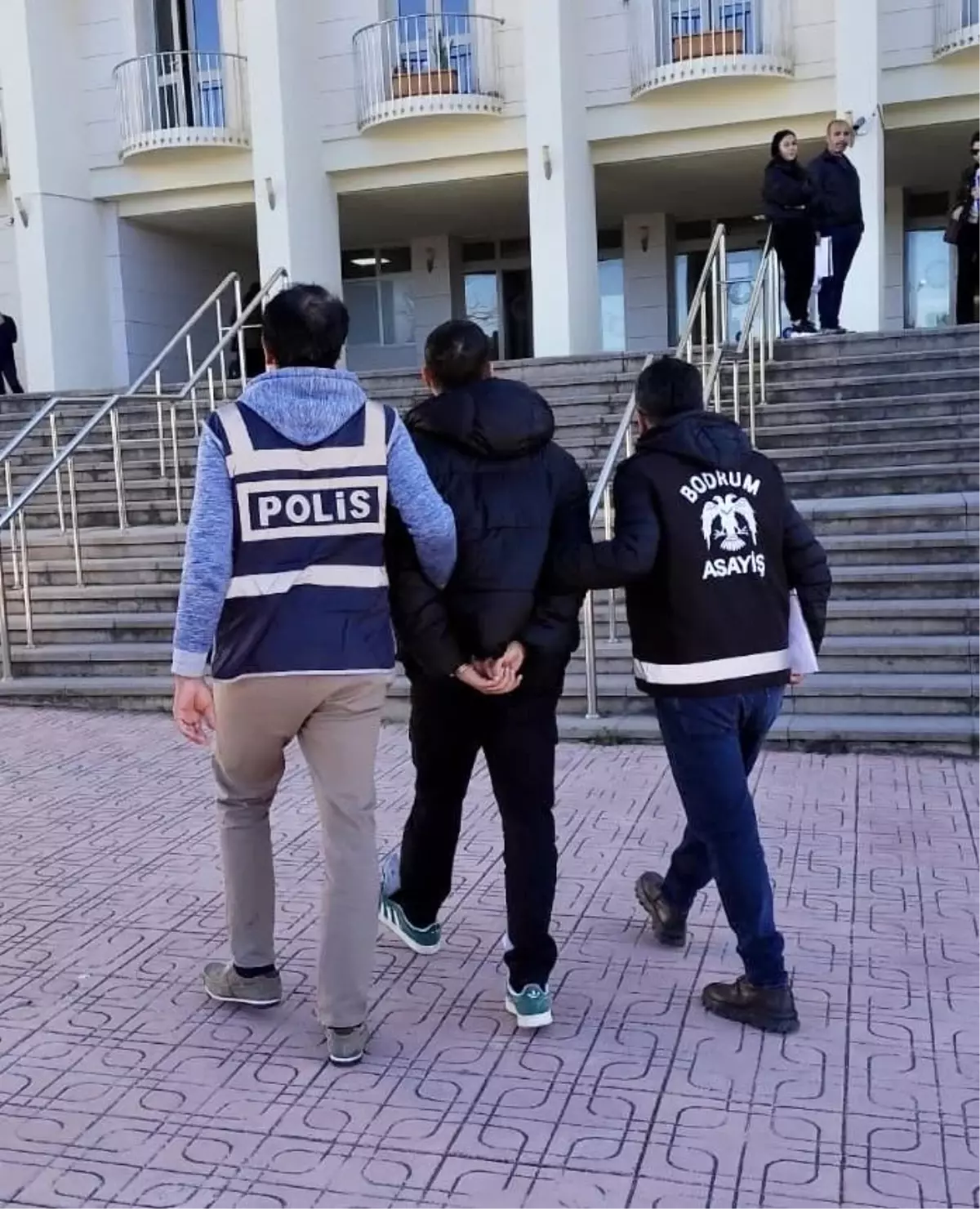 Bodrum'da polisi yaralayan motosiklet sürücüsü tutuklandı