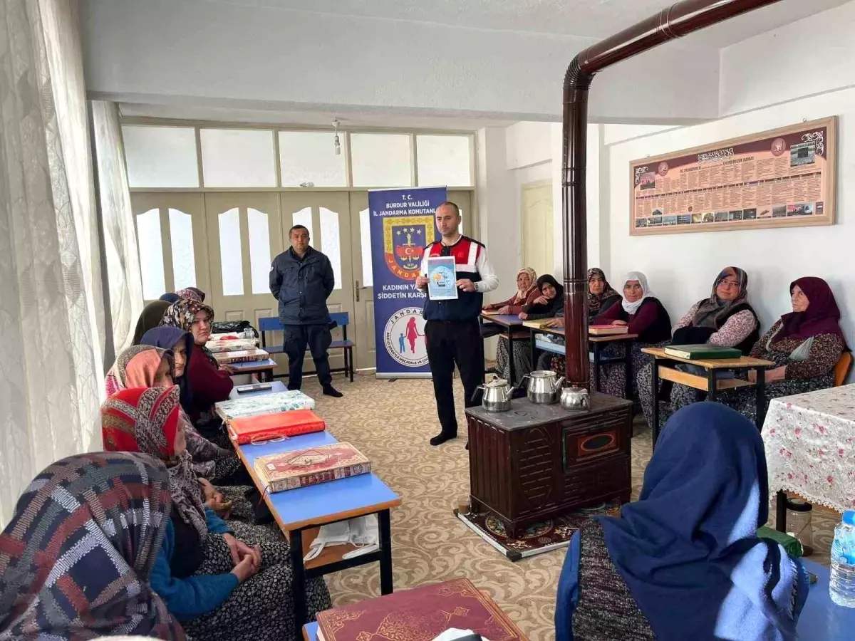 Burdur'da jandarma ekipleri tarafından bilgilendirme ve farkındalık eğitimi