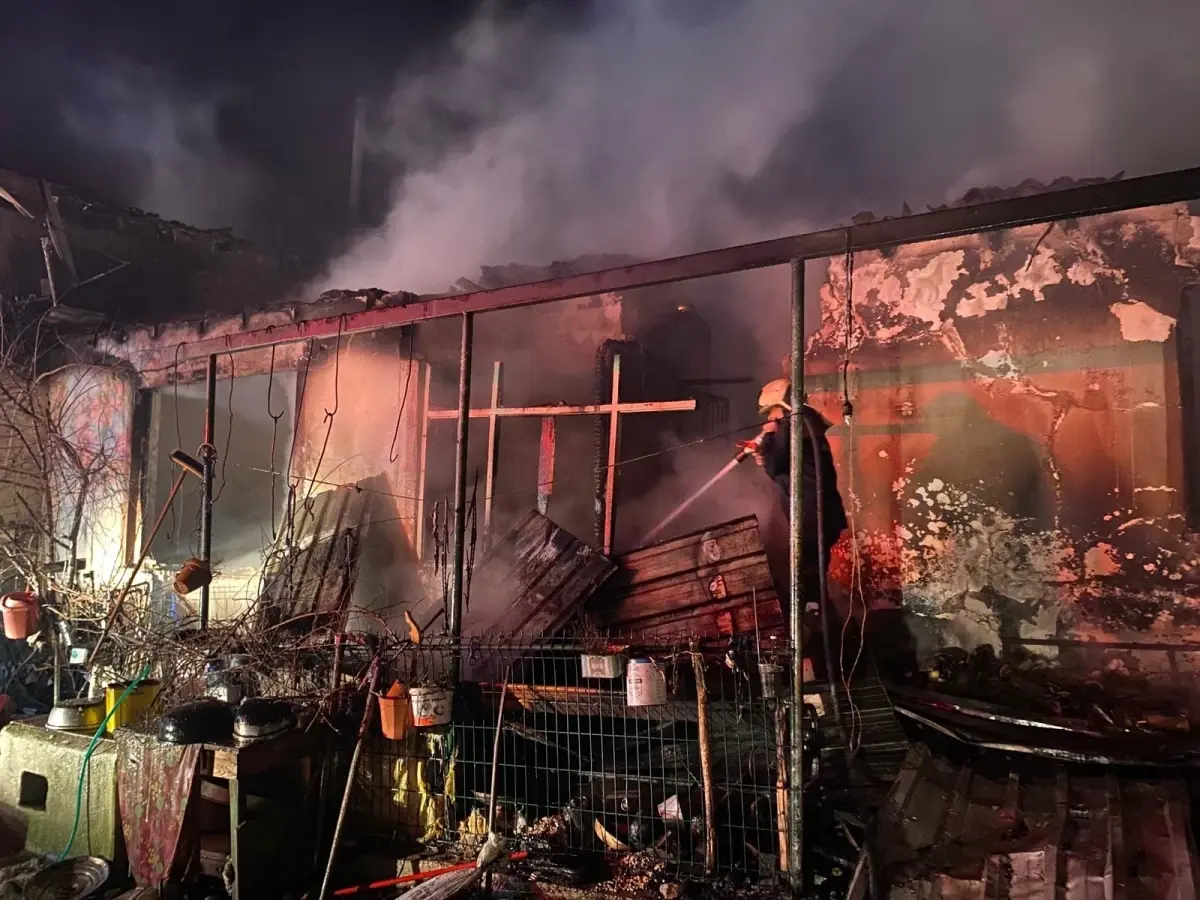 Edirne'de çiftlik yangınında maddi hasar meydana geldi