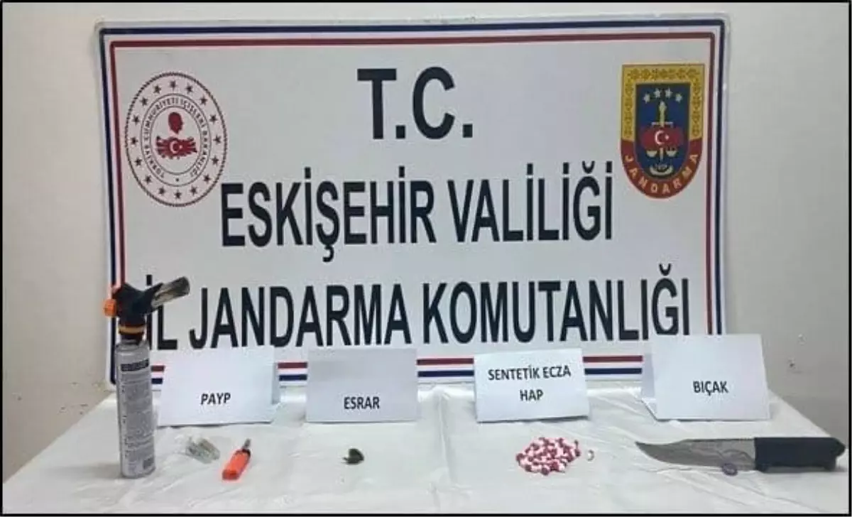 Eskişehir'e uyuşturucu getirmek isteyen şüpheliler jandarma tarafından yakalandı