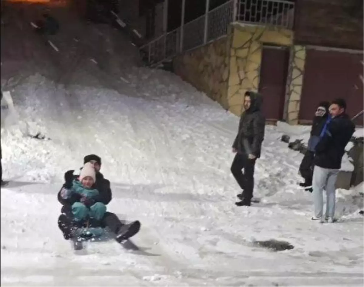 Giresun'da sahilde yağmur, yüksek kesimlerinde kar yağışı etkili oluyor