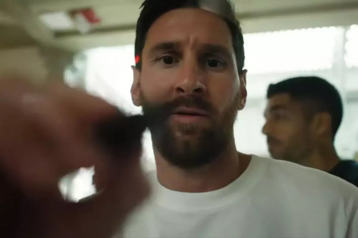 Kameraya imza atan Messi'nin zor anları